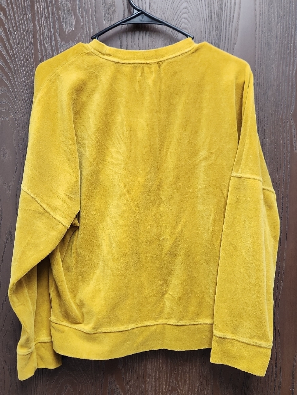 aerie Men's Mustard Crewneck Sweatshirt - Picture 5 of 5
